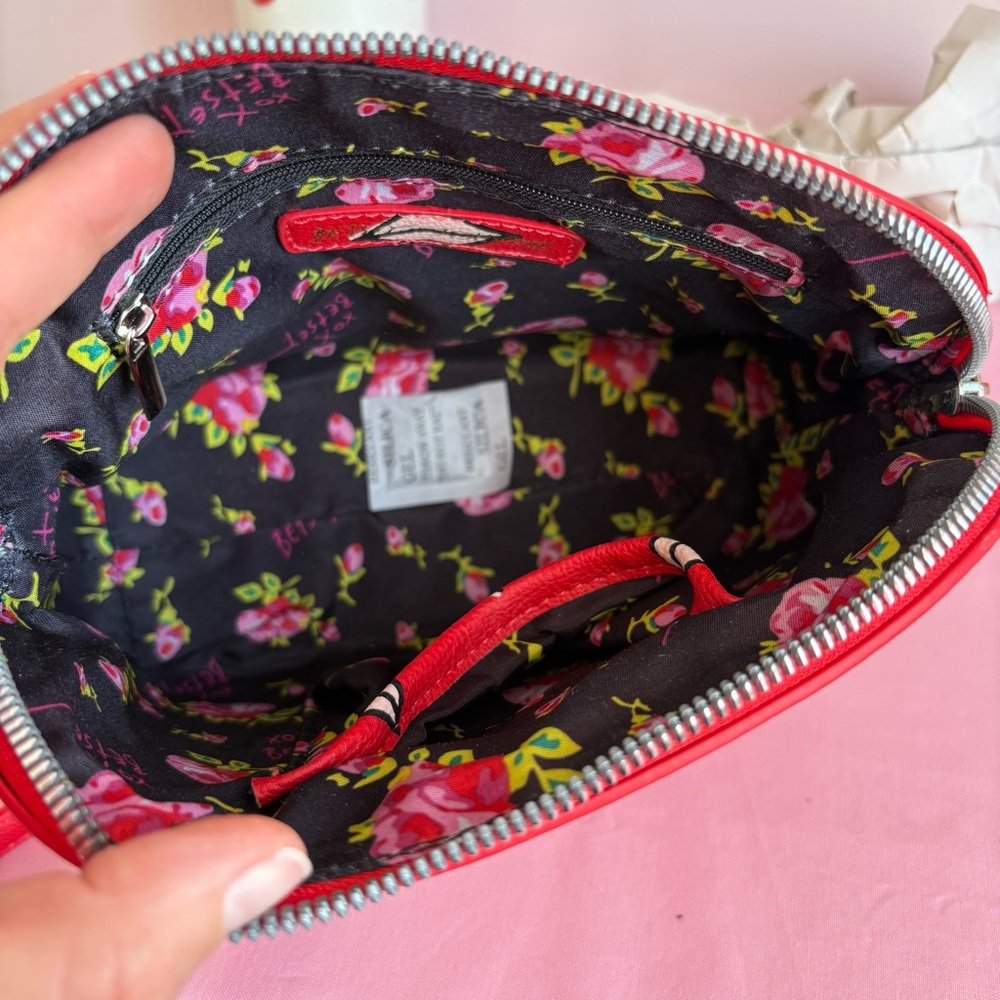 Betsey Johnson Red Crossbody Bag with Lip and Eye Design EUC - Picture 9 of 9